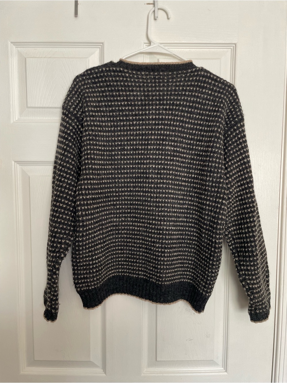 Vintage Woolrich 100% Wool Womens size S Dark Grey & Cream Button Cardigan - Picture 8 of 9